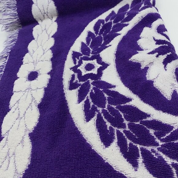 Vintage Fieldcrest Bath Towel Purple White Floral Fringed USA 45 X 25 in Retro - Picture 2 of 16